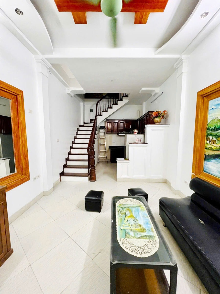 Nhà Phố Hoàng Hoa Thám - 37m2, 5 Tầng, Giá 6.5 Tỷ - Vị Trí Đắc Địa, Tiện Ích Vượt Trội