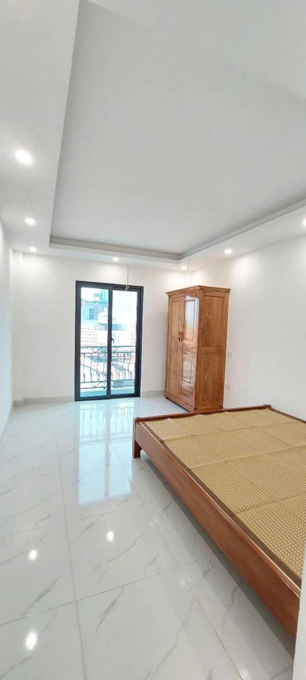 Bán nhà Quang Tiến 35m2, 5 Tầng, Ô Tô Đỗ Gần, Giá Hơn 5 Tỷ