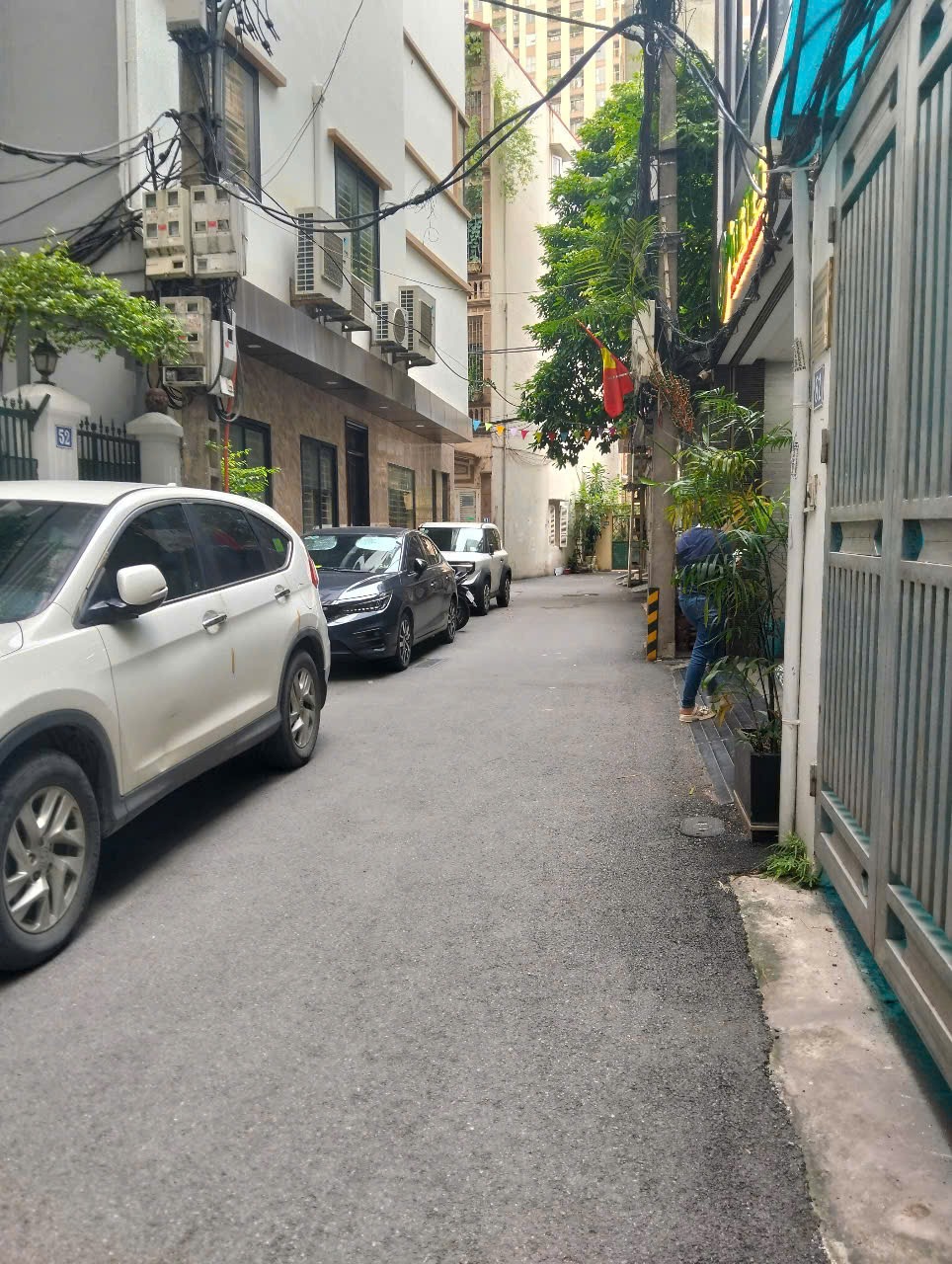 Bán nhà phố Hoàng Cầu 62m² x 5 tầng, MT 4m, Thang Máy, Ô Tô Tránh - 27.9 tỷ
