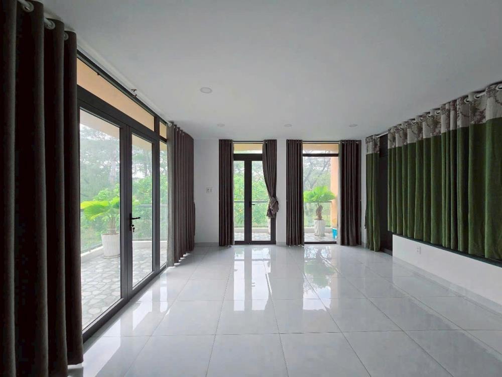 Biệt Thự KDC T30 Phạm Hùng: 1 Trệt 2 Lầu, 10x20m, Giá 18.5 Tỷ