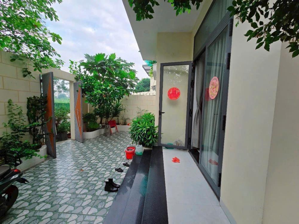 Biệt Thự KDC T30 Phạm Hùng: 1 Trệt 2 Lầu, 10x20m, Giá 18.5 Tỷ