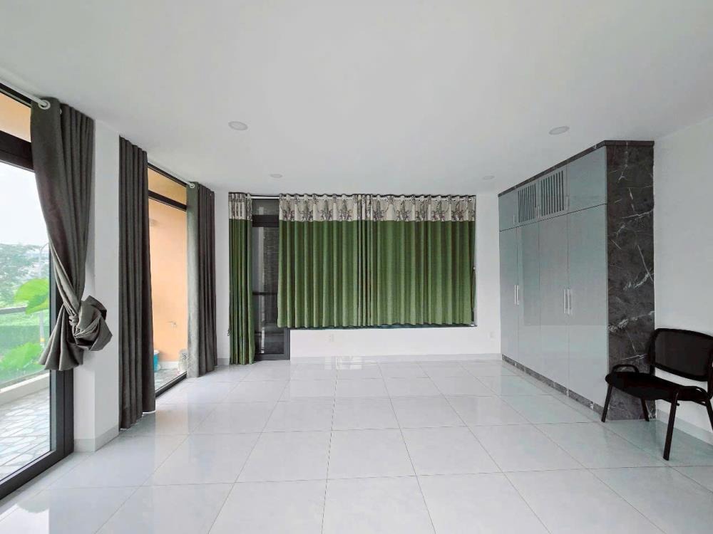 Biệt Thự KDC T30 Phạm Hùng: 1 Trệt 2 Lầu, 10x20m, Giá 18.5 Tỷ