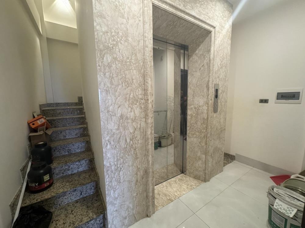Bán nhà phố Thái Thịnh, Đống Đa - 6 Tầng, Thang Máy, Ô Tô Vào, Kinh Doanh