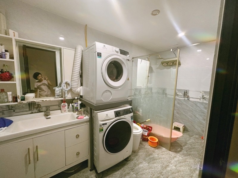 Bán nhà Thạch Bàn, Long Biên: 5 tầng, 40m2, MT 4.5m, ô tô đỗ cửa - 7 tỷ