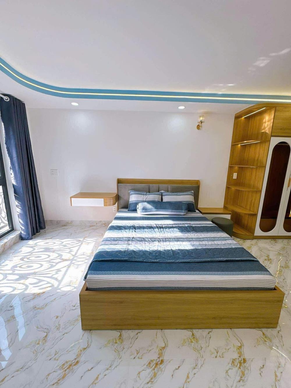 Nhà đẹp 5 tầng, full nội thất, hẻm oto - Nguyễn Thượng Hiền