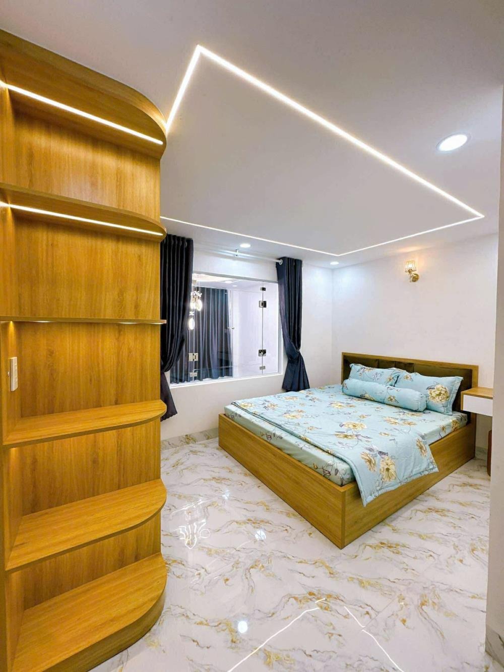 Nhà đẹp 5 tầng, full nội thất, hẻm oto - Nguyễn Thượng Hiền