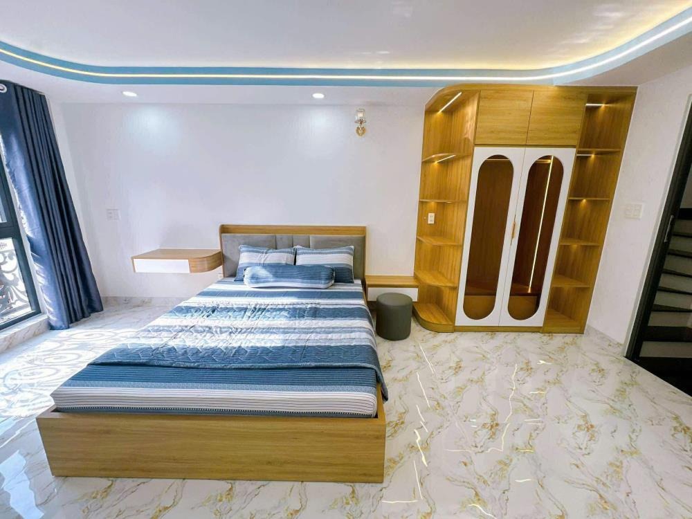 Nhà đẹp 5 tầng, full nội thất, hẻm oto - Nguyễn Thượng Hiền