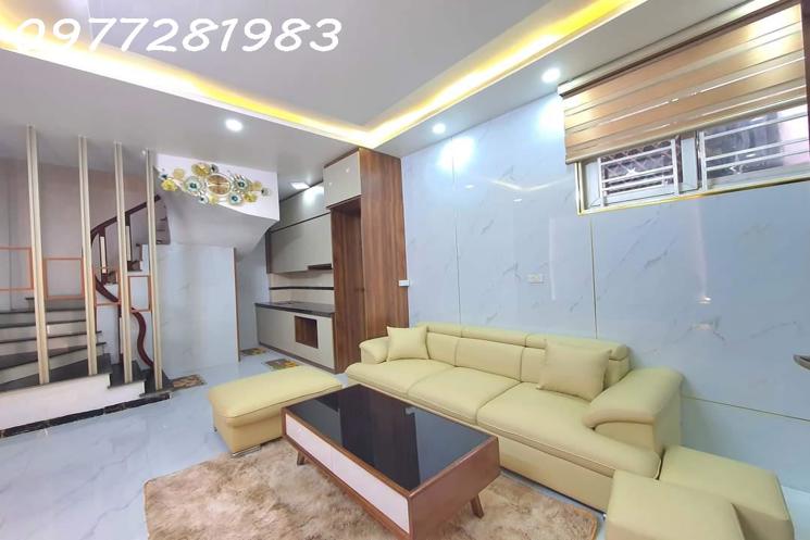 Nhỉnh 4 tỷ có nhà mới Kim Chung ô tô đỗ cổng