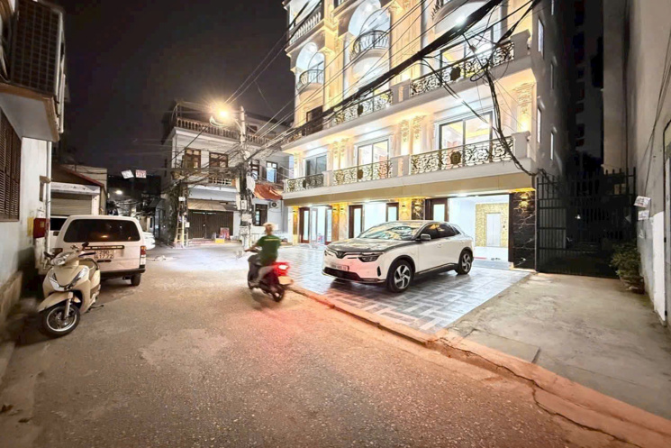 NHÀ MỚI ĐẸP MẶT NGÕ THÔNG Ô TÔ ĐỖ CỬA- VÀO NHÀ Phố Tư Đình 42m2 X 6 tầng X 4m, 12.6 tỷ.CÓ THƯƠNG