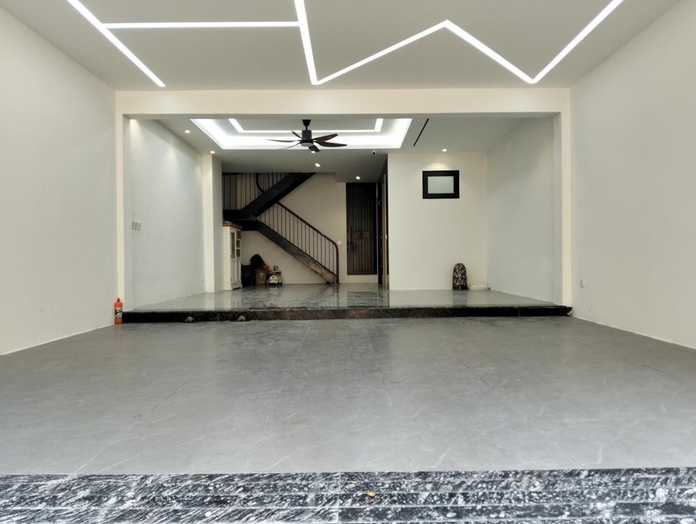 Bán Nhà Phố Yên Lạc, Hai Bà Trưng - 83m², 7 Tầng, Mặt Tiền 6.3m - 27.5 Tỷ