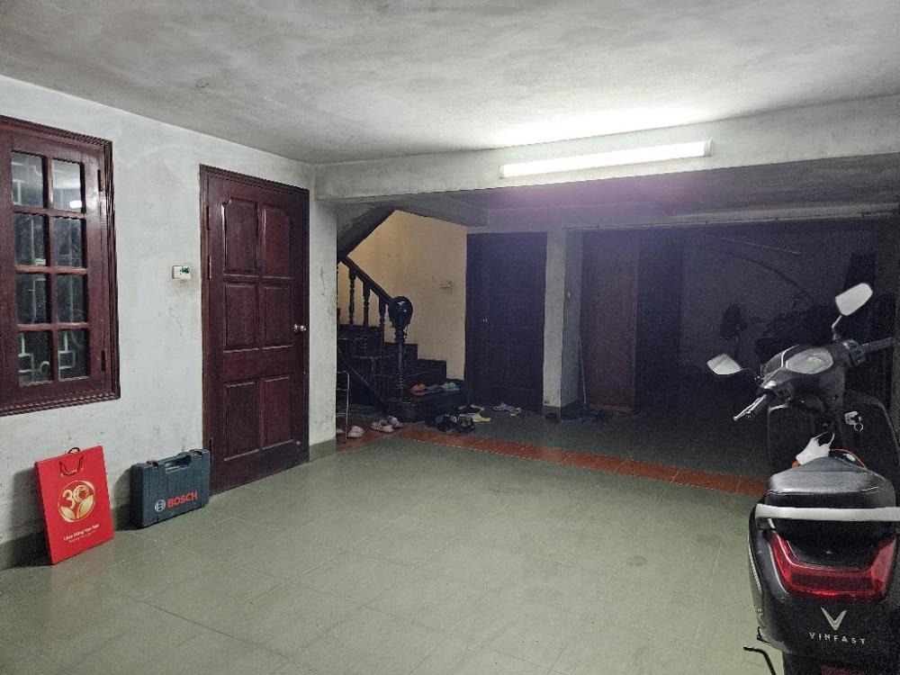 Biệt Thự Tây Hồ Gara Ô Tô - Vị Trí Vàng, Gần Hồ Tây