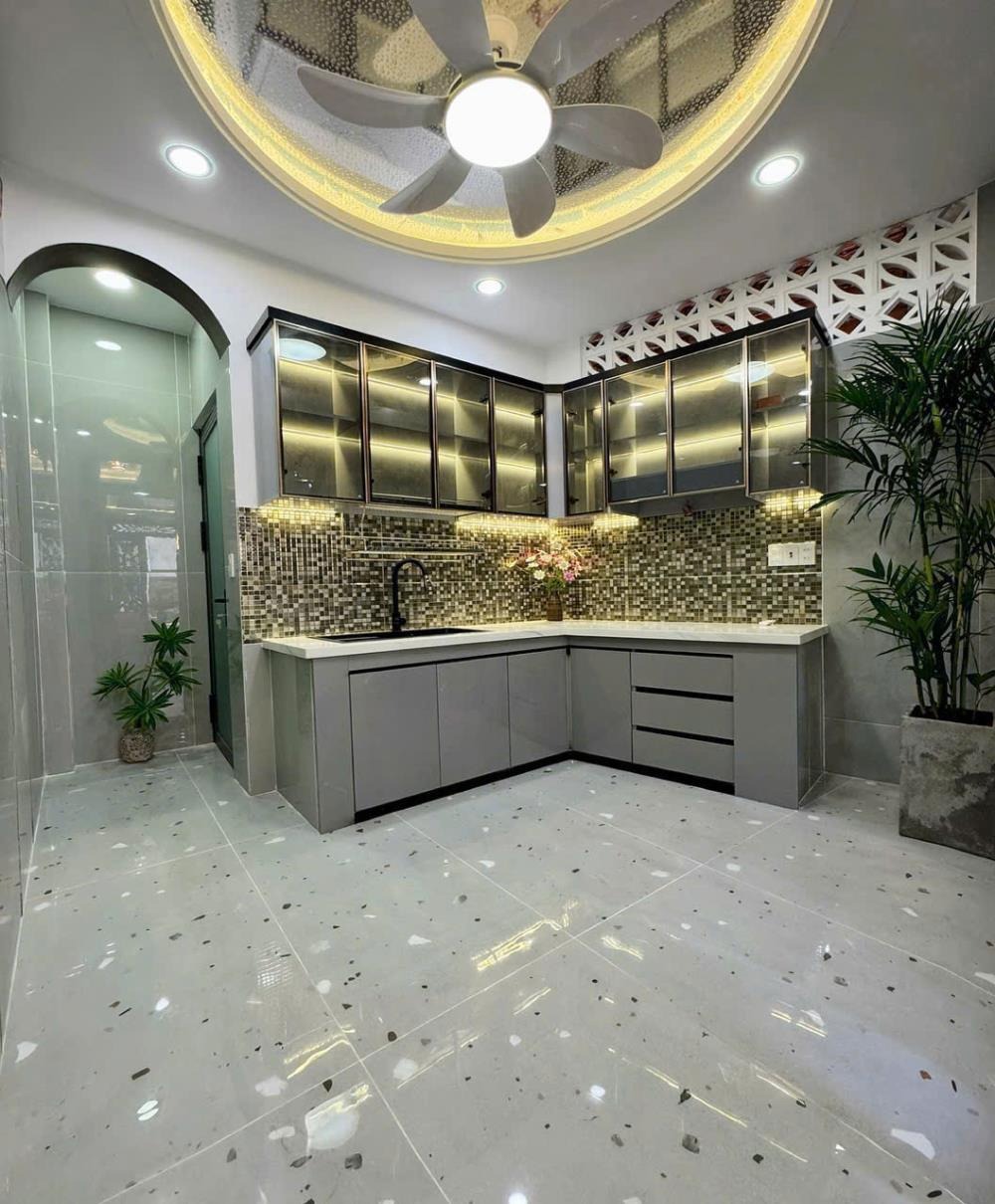 Bán Nhà Quận 6 - 3 Tầng, Full Nội Thất - Vị Trí Đẹp, Giá Tốt