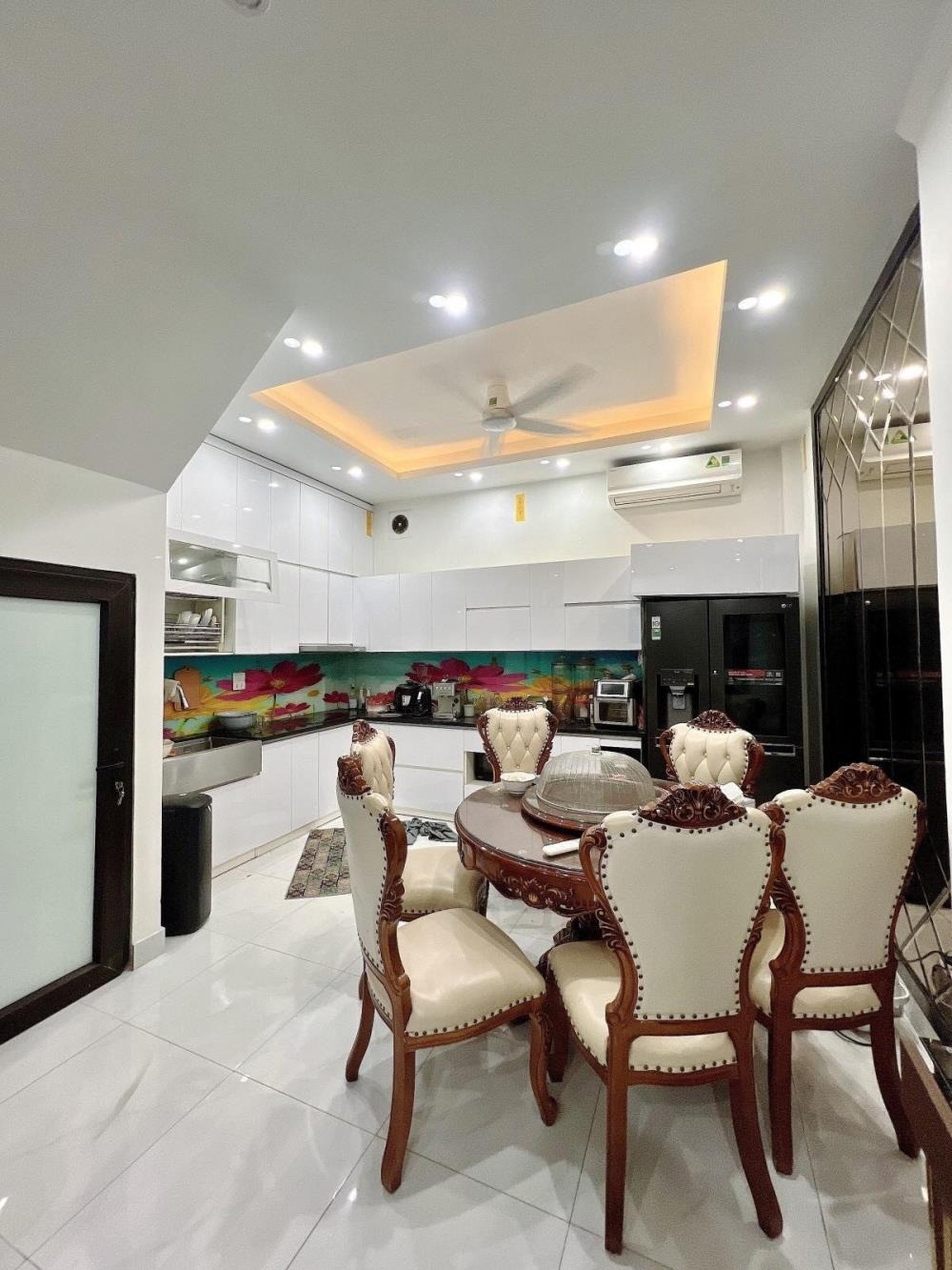 Bán Nhà Phố Yên Lạc, Hai Bà Trưng - 54m², 5 Tầng, Mặt Tiền Rộng - Giá 15.6 Tỷ