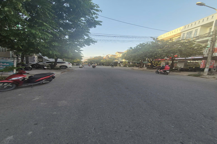 Bán nhà 3 tầng mặt tiền Nguyễn Đình Trọng , Quận Liên Chiểu, Đà Nẵng