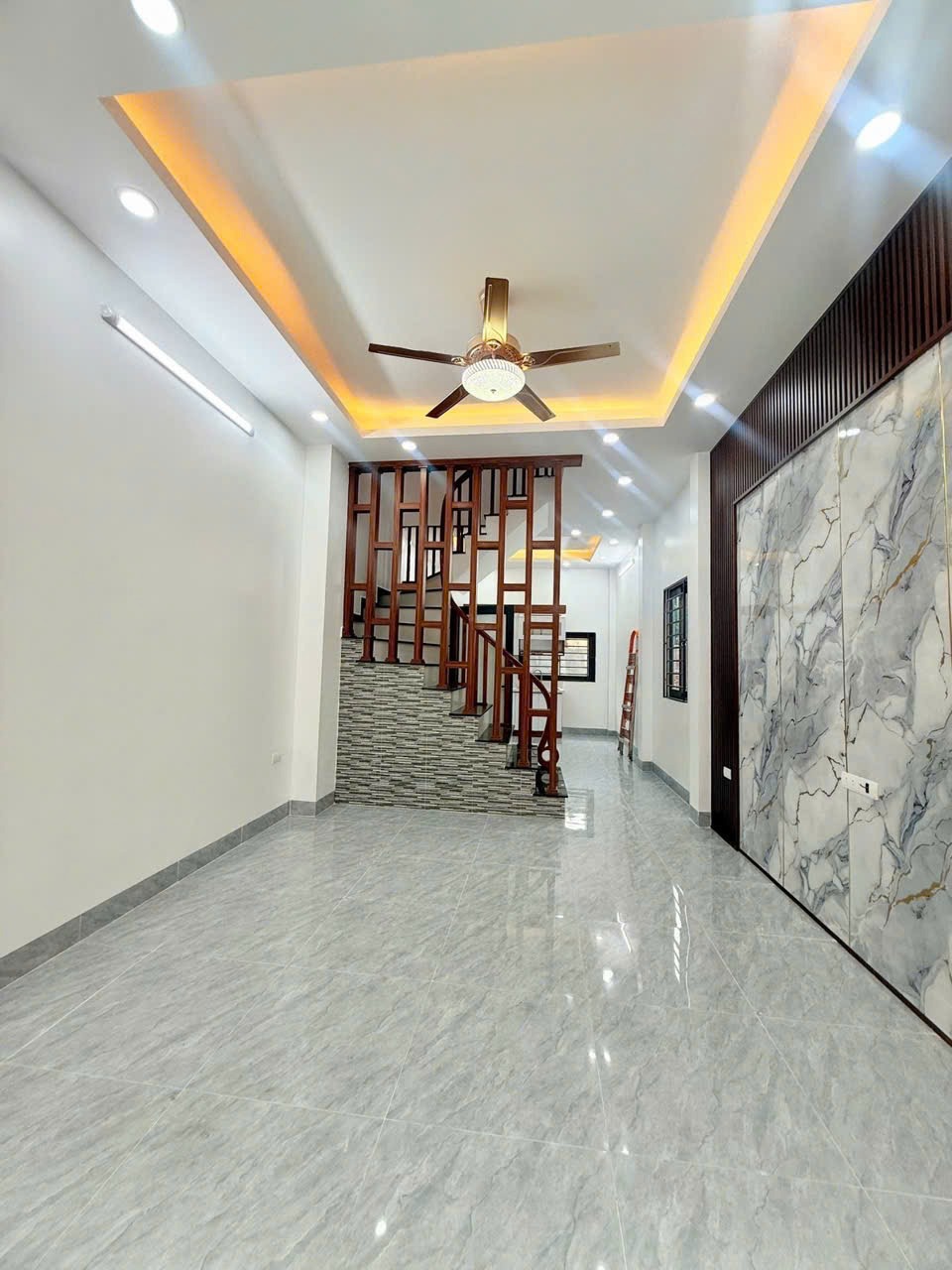 Bán Nhà Ngũ Hiệp Thanh Trì - 45m2 - 5 Tầng - Giá 5.85 Tỷ - Ngõ Ô Tô