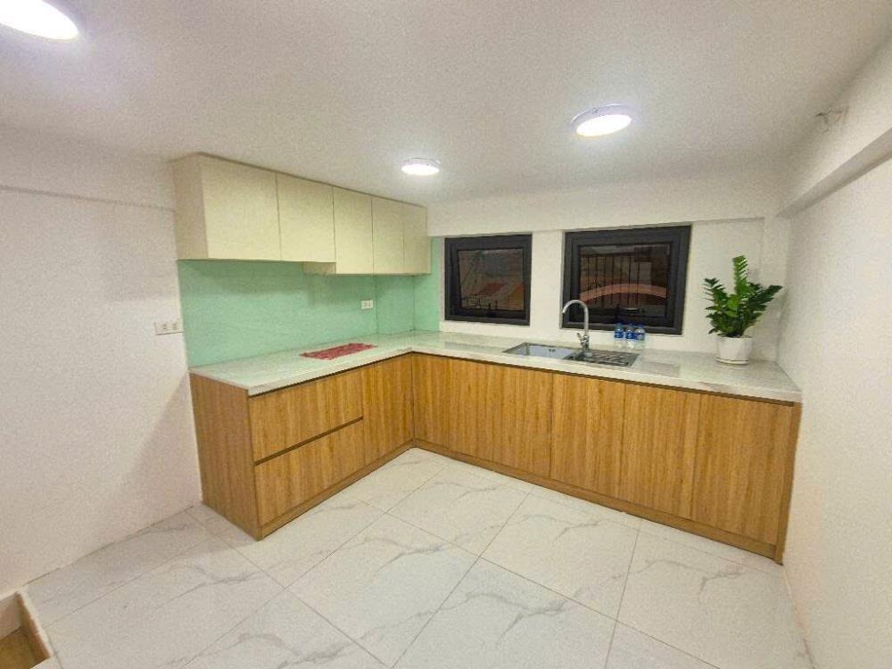 Nhà Đội Cấn - Vị trí đẹp, 5 tầng, giá tốt - Ba Đình