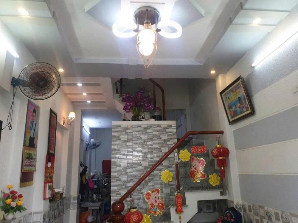 Nhà Quận 12: 3 Tỷ 650 Triệu - 1 Trệt 2 Lầu, Gần Bến Xe Buýt