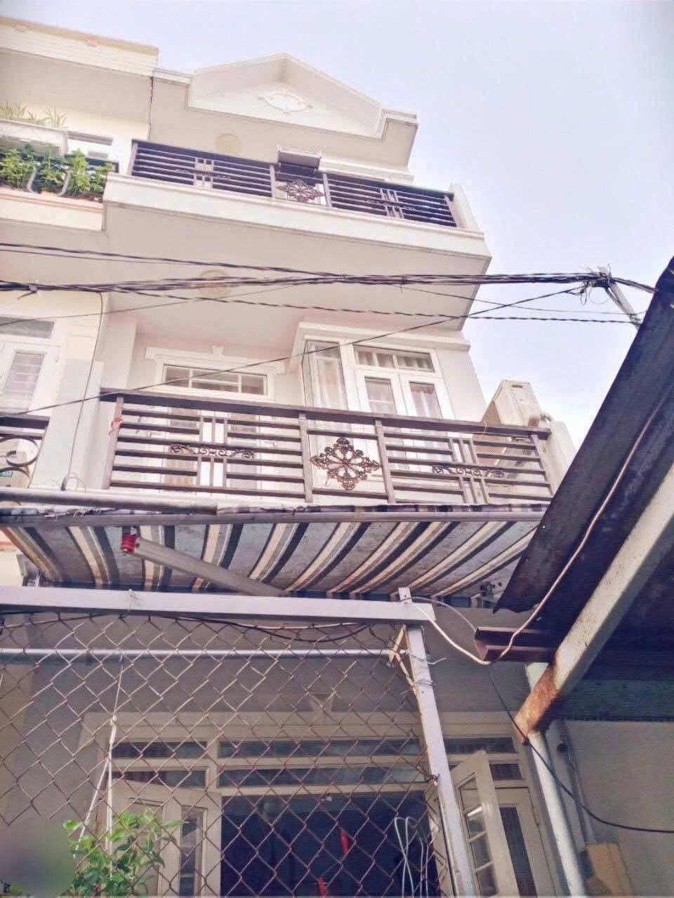 Nhà Quận 12: 3 Tỷ 650 Triệu - 1 Trệt 2 Lầu, Gần Bến Xe Buýt