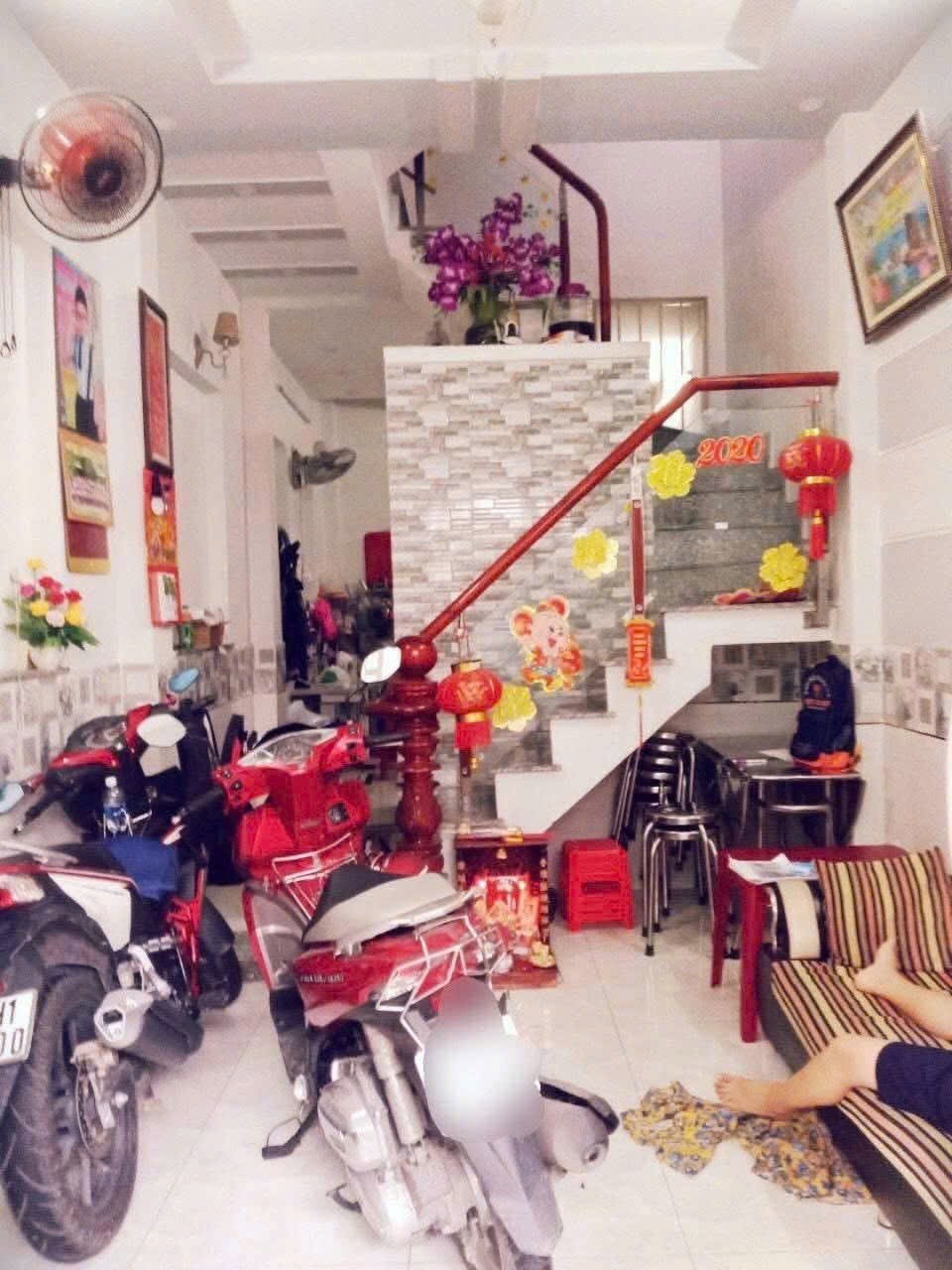 Nhà Quận 12: 3 Tỷ 650 Triệu - 1 Trệt 2 Lầu, Gần Bến Xe Buýt