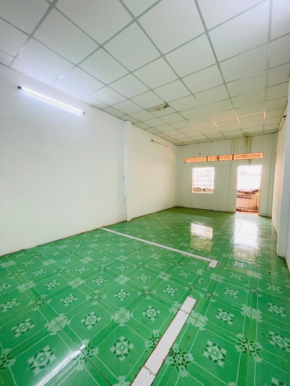 Bán nhà 2 tầng, sát mặt tiền Nguyên Hồng, Bình Thạnh - 4.5 tỷ