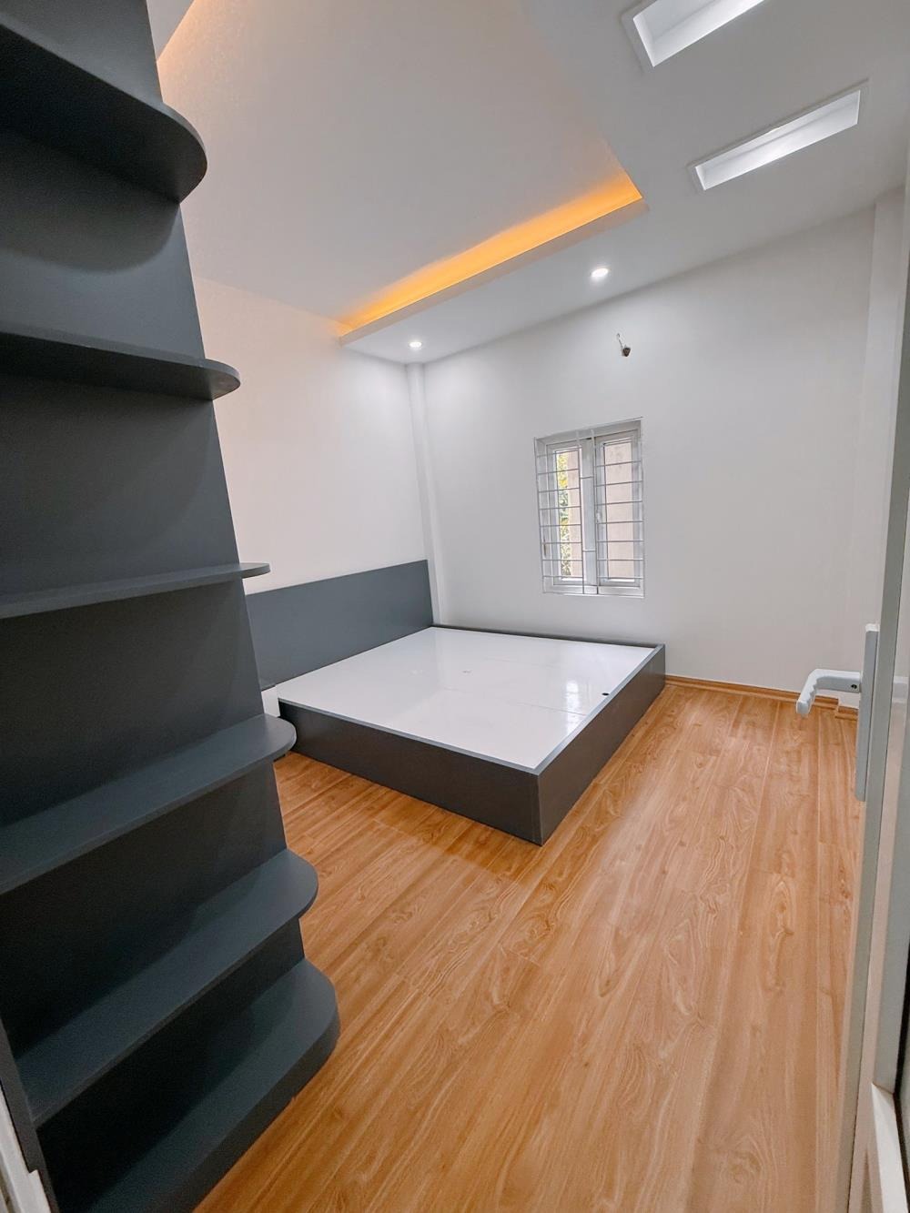 Bán nhà riêng 5 tầng, full nội thất, 42m2, vị trí đẹp - Ms. Trường 0969 363 802
