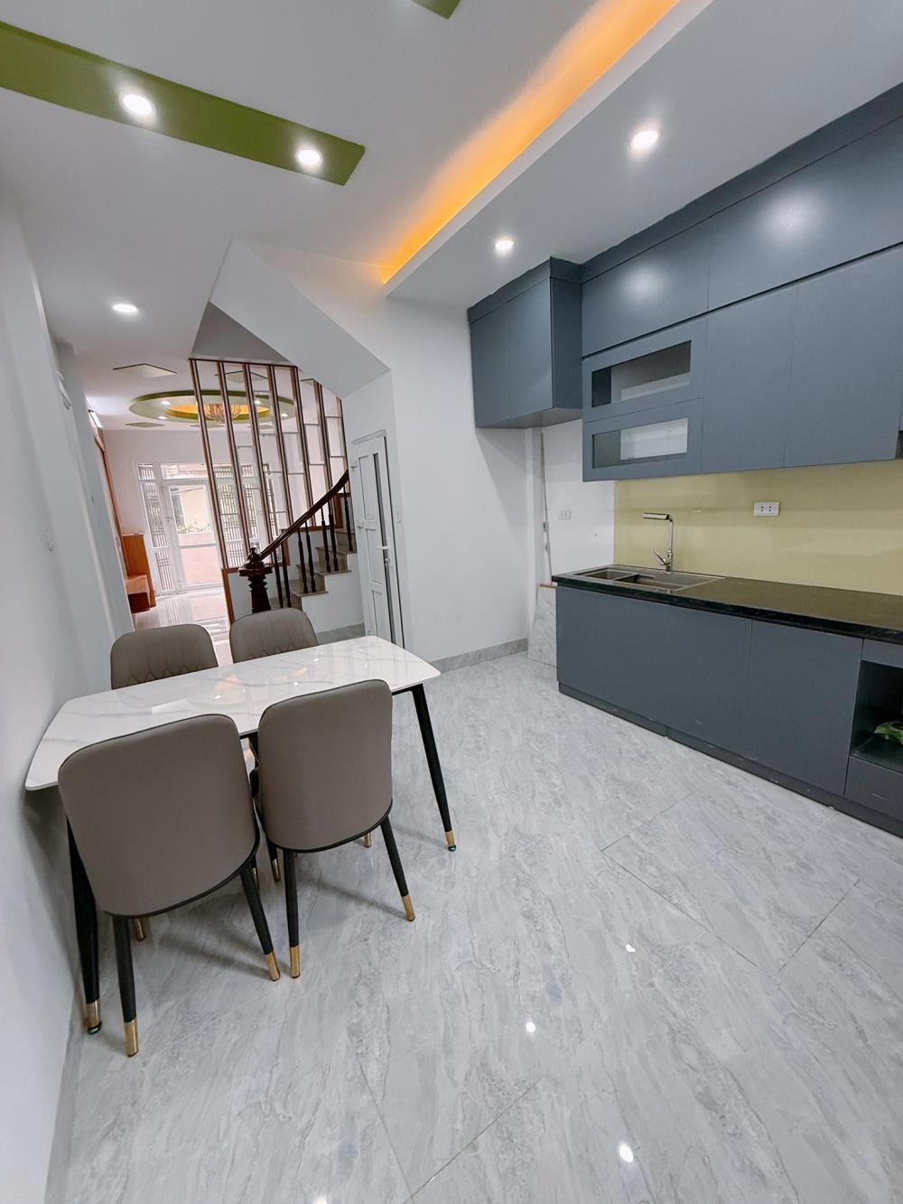 Bán nhà riêng 5 tầng, full nội thất, 42m2, vị trí đẹp - Ms. Trường 0969 363 802