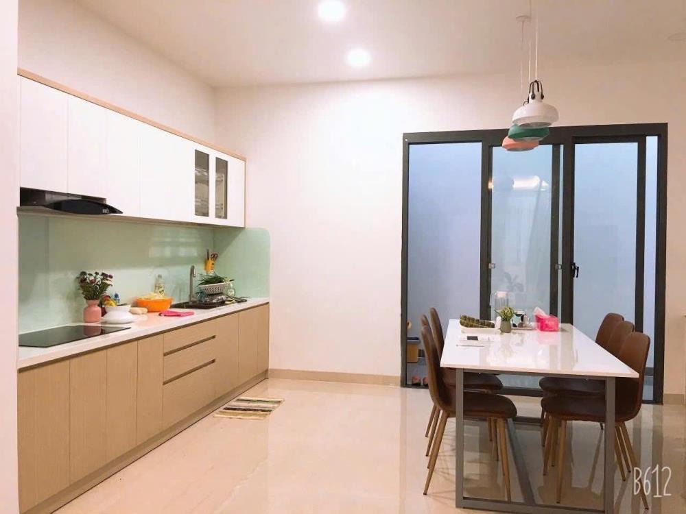 Bán Nhà Mặt Tiền Đông Hồ, Tân Bình - 4.5x15m, 2 Mặt Tiền, Giá 10 Tỷ