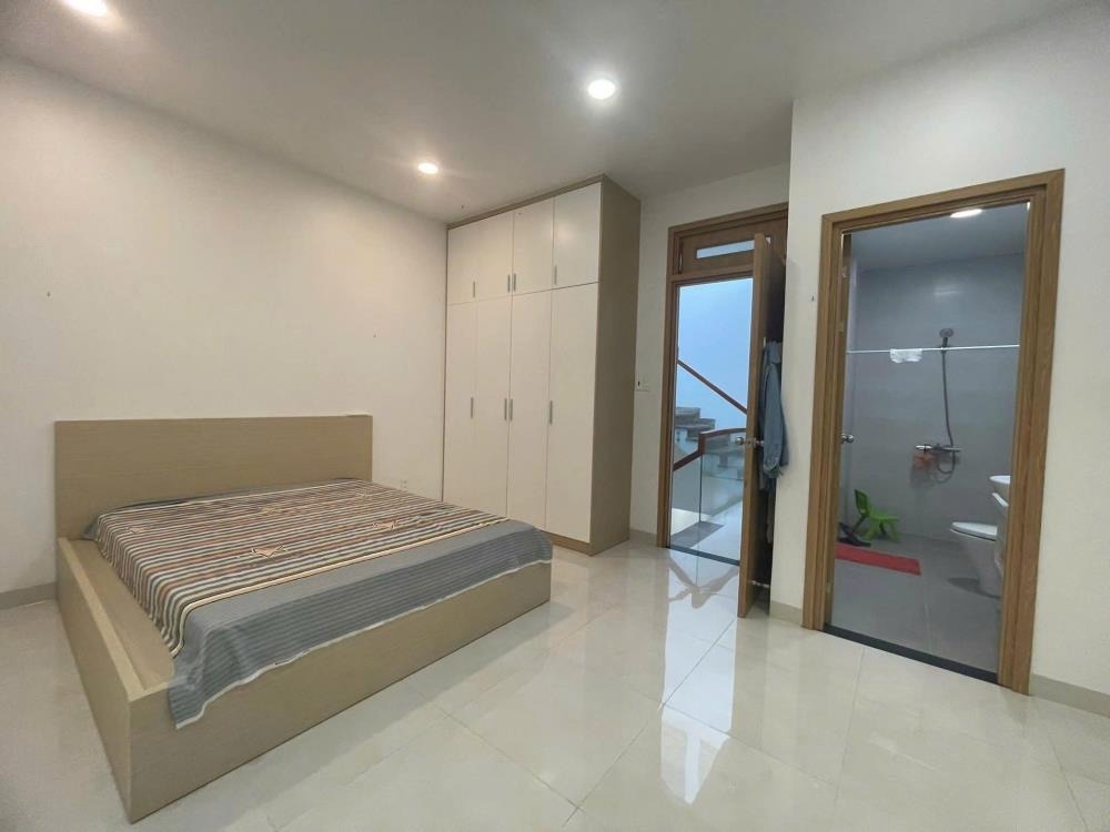 Bán Nhà Mặt Tiền Đông Hồ, Tân Bình - 4.5x15m, 2 Mặt Tiền, Giá 10 Tỷ