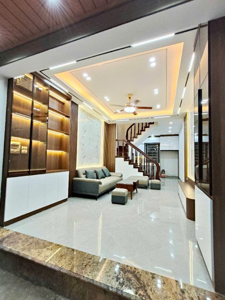 Bán Nhà Lĩnh Nam Giá Tốt: Ngõ Thông, Ô Tô Qua Nhà, Kinh Doanh