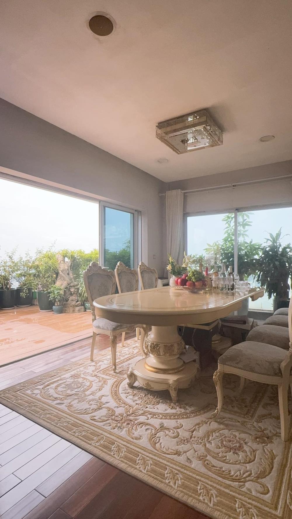 Duplex 305m2 2 Mặt Phố, Lô Góc View Hồ Tây - Giá Sốc!
