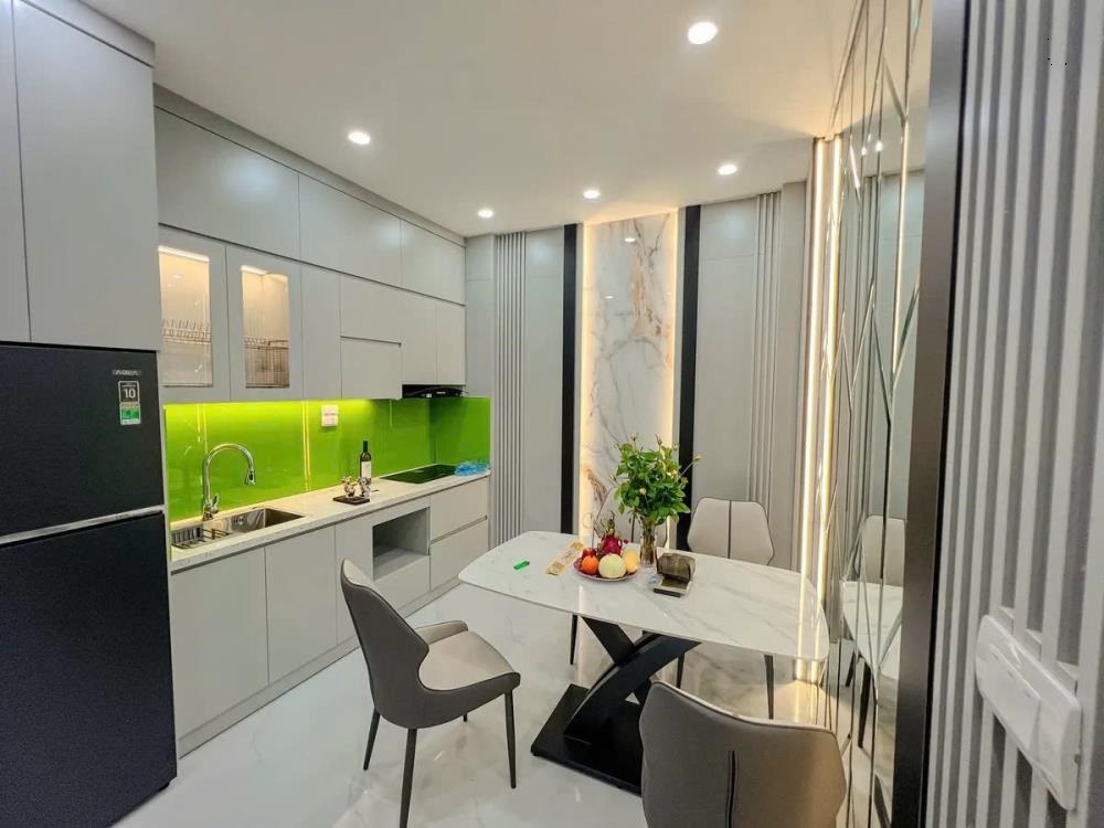 Bán nhà gần Phùng Chí Kiên, Cầu Giấy: 38m2, 5 Tầng, 7.8 tỷ - Vị trí đẹp, tiện ích đầy đủ