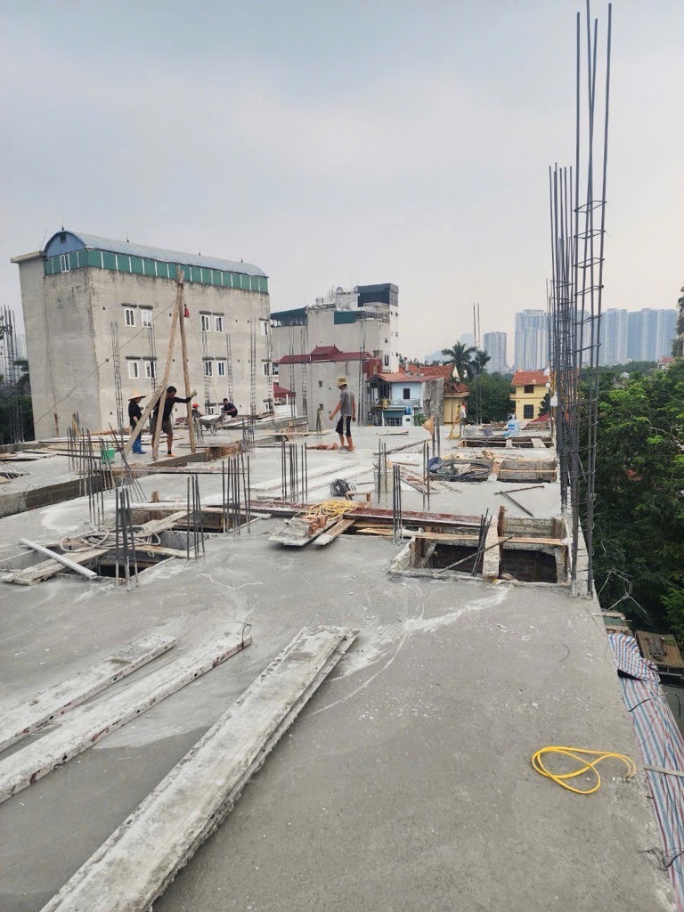 Bán nhà mới 5 tầng Phú Diễn - Ô tô đỗ cửa - Giá tốt