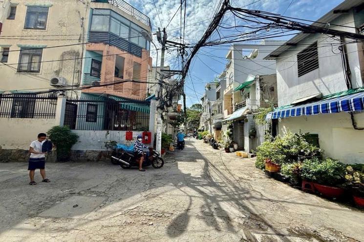 Cần bán nhà HXH Phan Đăng Lưu, P.3, 3.2 x 19m x 2 tấm, 2 PN, 2 WC, 6.85 tỷ, TL