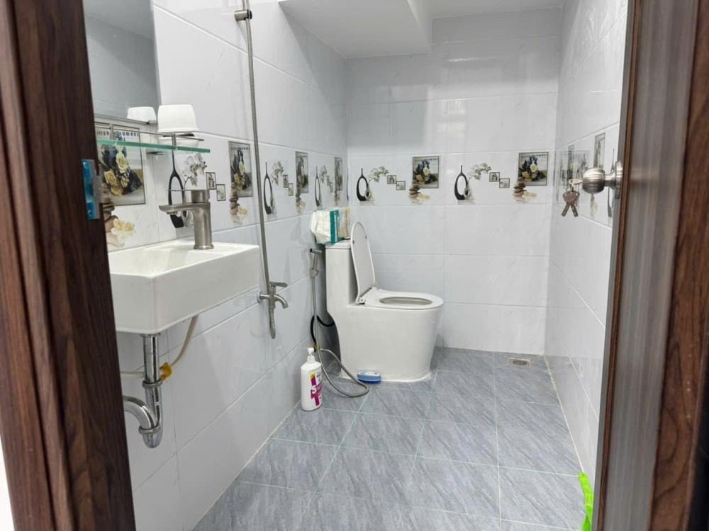 Cho Thuê Nhà Nguyên Căn Mặt Tiền Gò Vấp - Lý tưởng cho Văn Phòng, Spa, Cửa Hàng