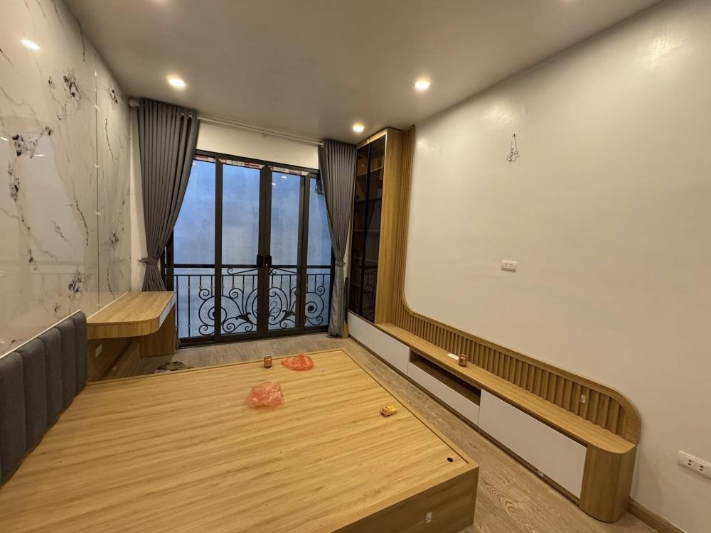 Bán nhà Cầu Giấy 35m2, 5 tầng, Giá 7.5 tỷ - Vị trí đẹp, Ngõ nông, Ô tô gần