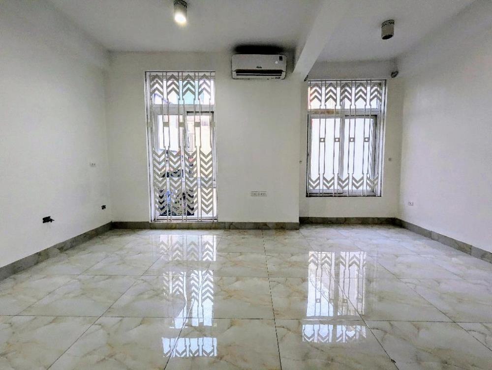 Siêu Hiếm Hoàng Cầu - 52m2 - Gần Phố, Ô Tô - Giá 14 Tỷ