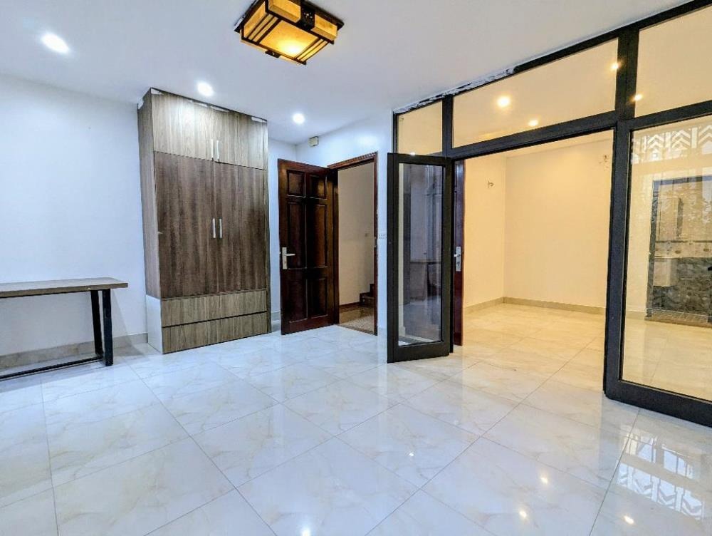 Siêu Hiếm Hoàng Cầu - 52m2 - Gần Phố, Ô Tô - Giá 14 Tỷ