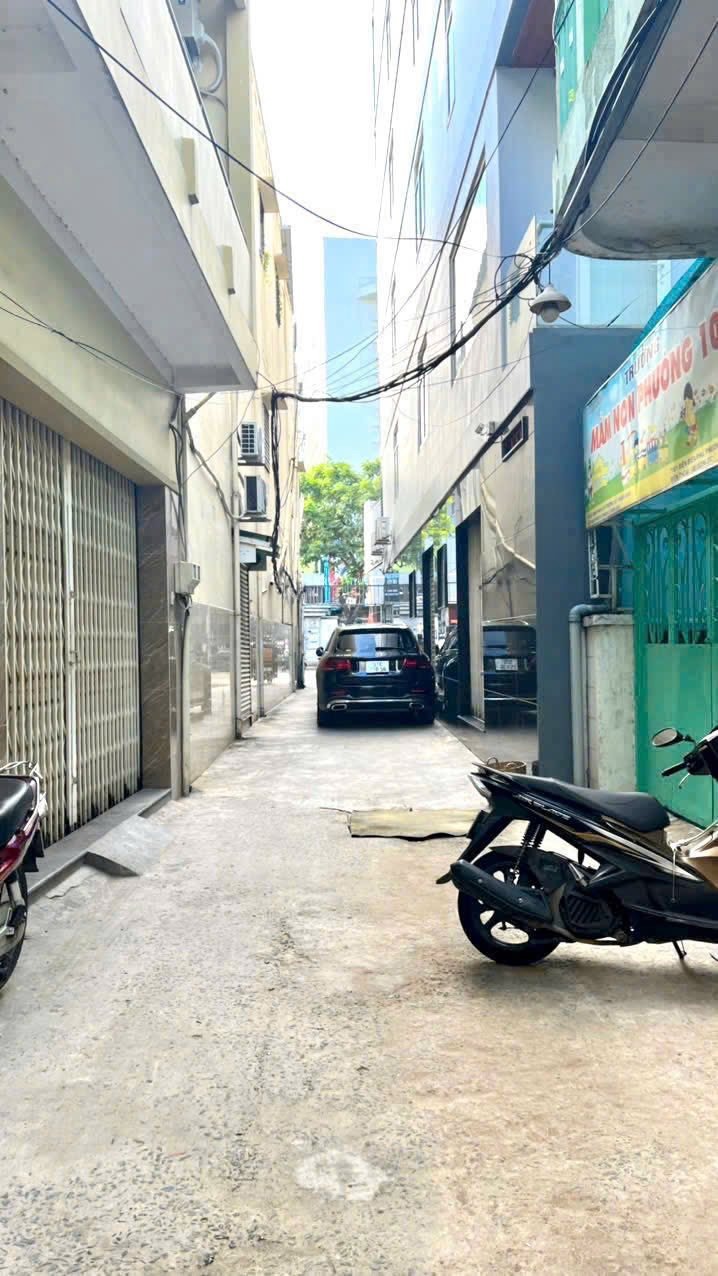 Nhà 80m2 Nở Hậu Phú Nhuận - 4 Tầng, 6 Phòng Ngủ, Giá 9.x Tỷ