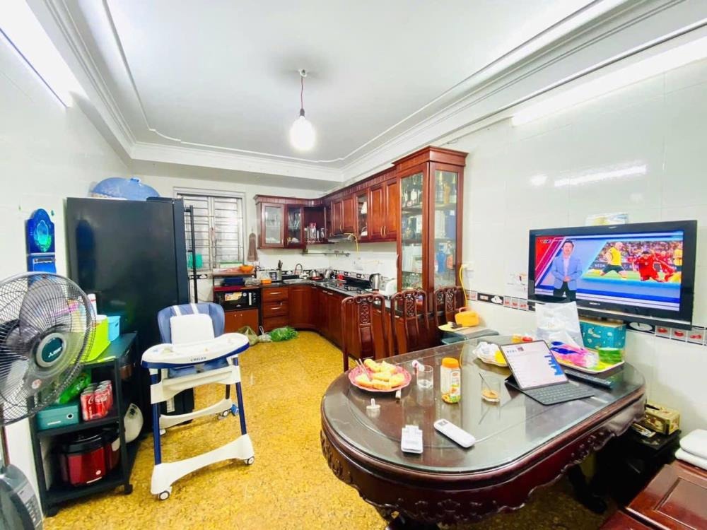 Bán nhà phố Quận Ba Đình, 60m2, 5 tầng, 2 mặt thoáng, KD tốt - Giá 21 tỷ