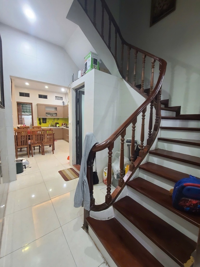 Bán Gấp Nhà Thái Hà - Ô Tô Sát Cửa - 42m2 - Giá 12 Tỷ