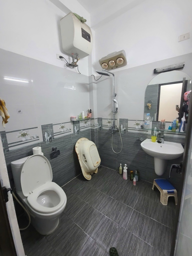 Bán Gấp Nhà Thái Hà - Ô Tô Sát Cửa - 42m2 - Giá 12 Tỷ