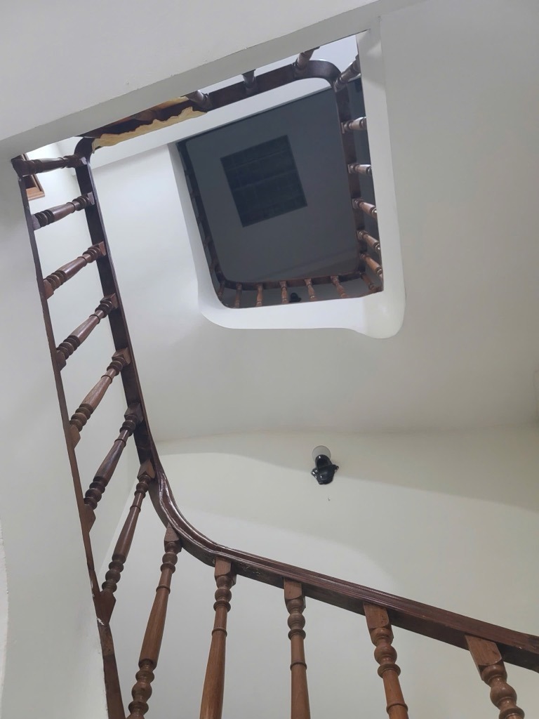 Bán Gấp Nhà Thái Hà - Ô Tô Sát Cửa - 42m2 - Giá 12 Tỷ