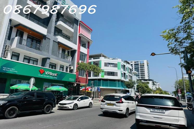 Cho thuê toà nhà đẹp 4 tầng mặt tiền Thích Quảng Đức – kinh doanh cực tốt