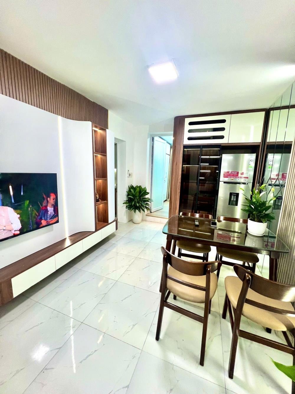 Căn Góc Mai Dịch 70m2 - 3.6 Tỷ - View Phố, Gần Trường
