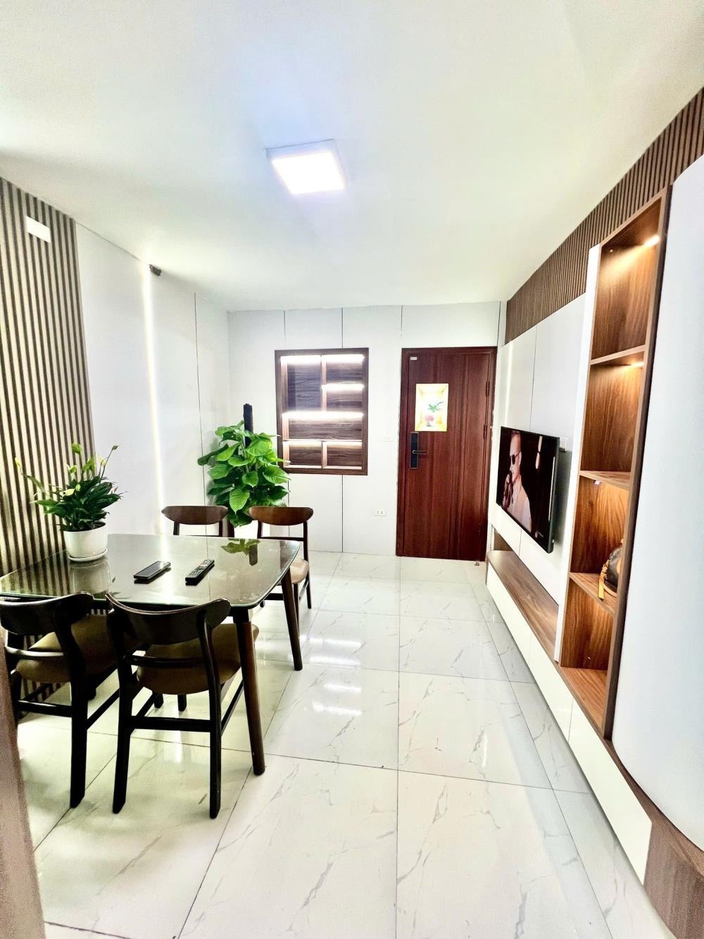 Căn Góc Mai Dịch 70m2 - 3.6 Tỷ - View Phố, Gần Trường