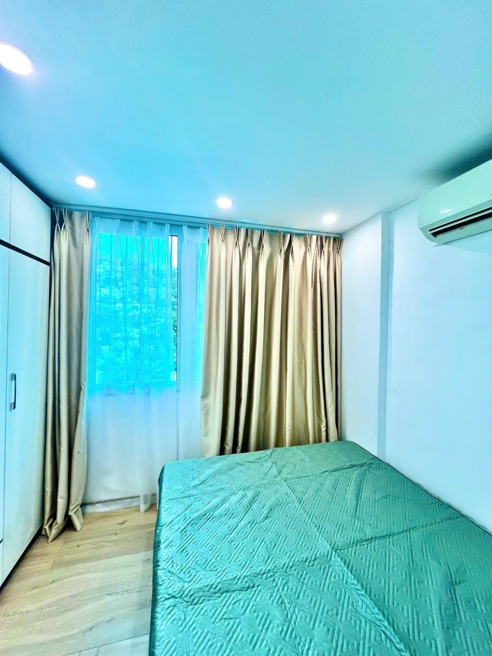 Căn Góc Mai Dịch 70m2 - 3.6 Tỷ - View Phố, Gần Trường