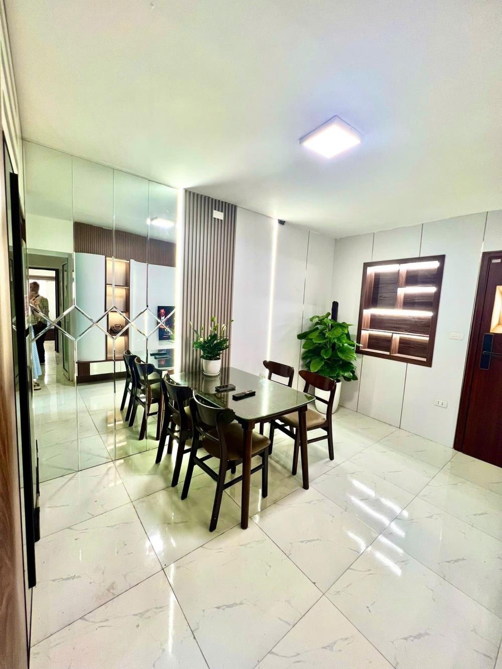 Căn Góc Mai Dịch 70m2 - 3.6 Tỷ - View Phố, Gần Trường
