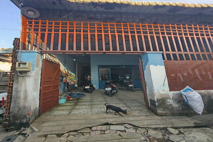 BÁN NHÀ C4 CÓ GÁC LỬNG HẺM 1 SÁT MẶT TIỀN DƯƠNG CÔNG KHI, HÓC MÔN