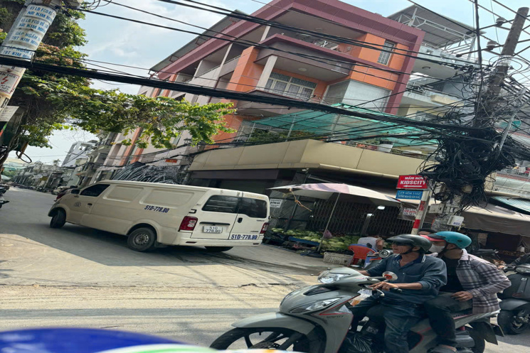 BÁN GẤP NHÀ XƯỞNG SHR 6,2x18M (111M2) HẺM XE TẢI NGUYỄN VĂN QUÁ, Q.12