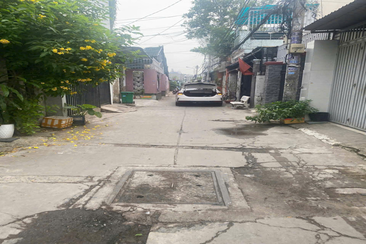 BÁN GẤP NHÀ XƯỞNG SHR 6,2x18M (111M2) HẺM XE TẢI NGUYỄN VĂN QUÁ, Q.12